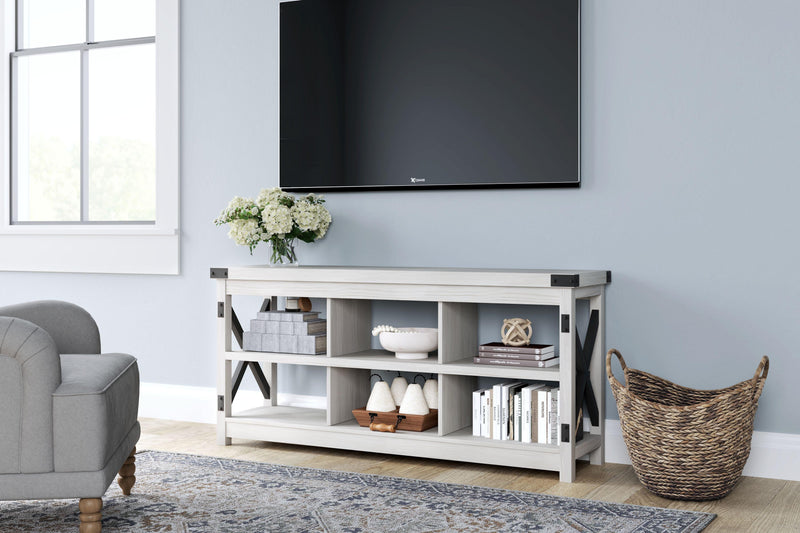 Bayflynn - Large Tv Stand