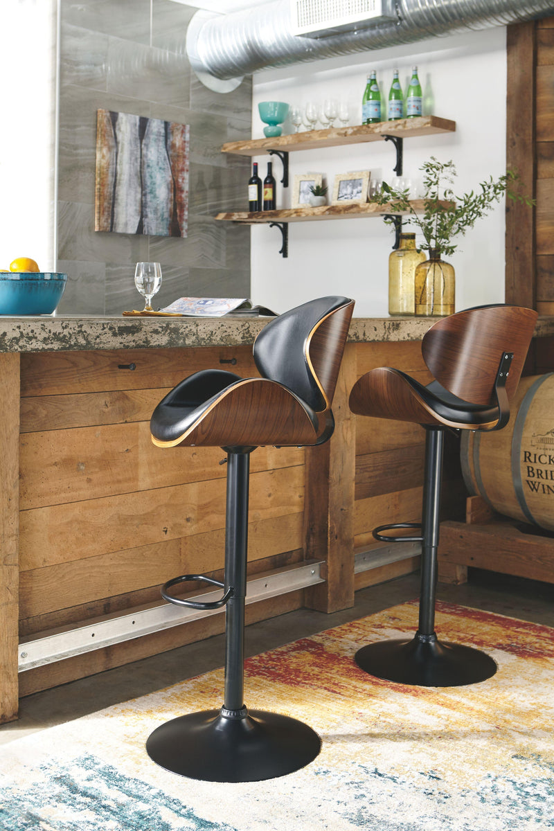 Bellatier - Tall Uph Swivel Barstool(1/cn)