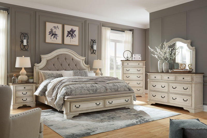 Realyn 5-Piece Bedroom Set