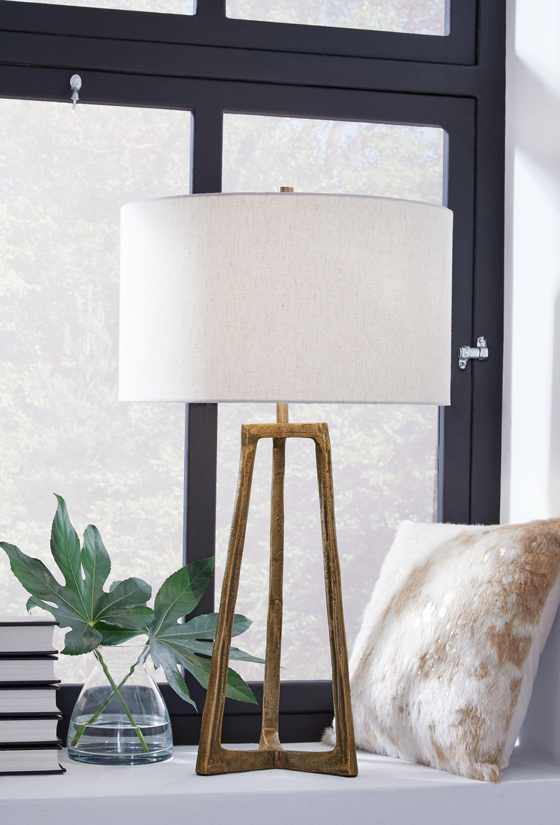 Wynlett - Metal Table Lamp (1/cn)