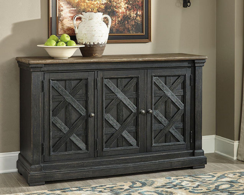 Tyler Creek - Dining Room Server