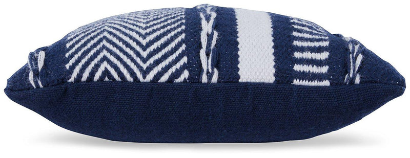 Yarnley Navy/White Pillow