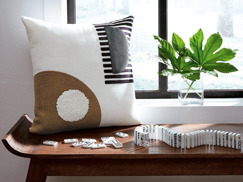 Longsum Black/White/Honey Pillow